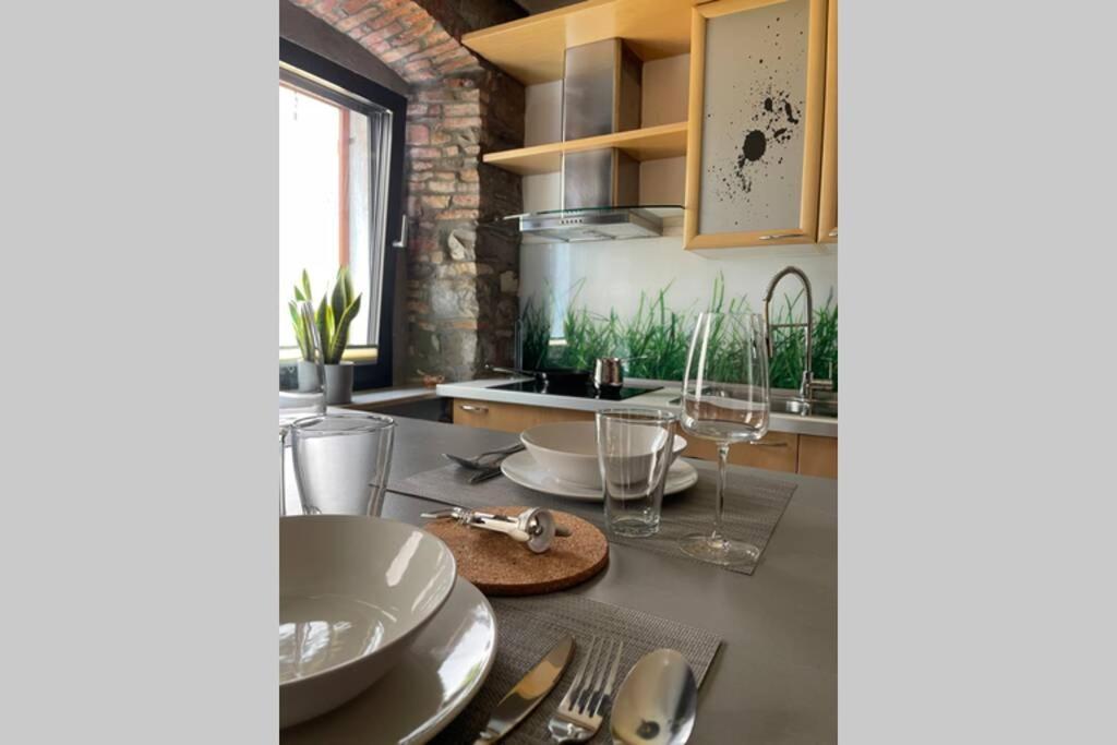 Stylish One Bedroom Apartment Near The Riva Изола Экстерьер фото
