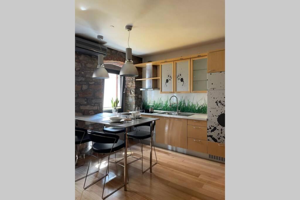 Stylish One Bedroom Apartment Near The Riva Изола Экстерьер фото
